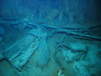 Scattered wreckage on seabed